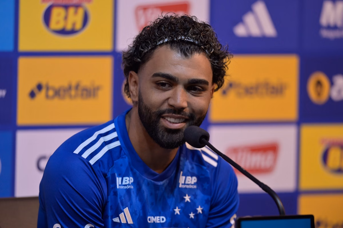 Cruzeiro: Gabigol, que já sonhou ser piloto de F1, exalta Hamilton na Ferrari