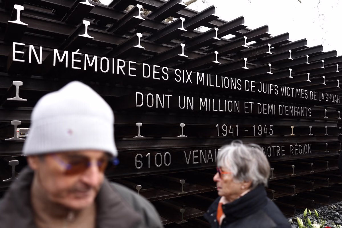 ‘Nunca esqueceremos’, diz presidente da Comissão Europeia sobre Holocausto