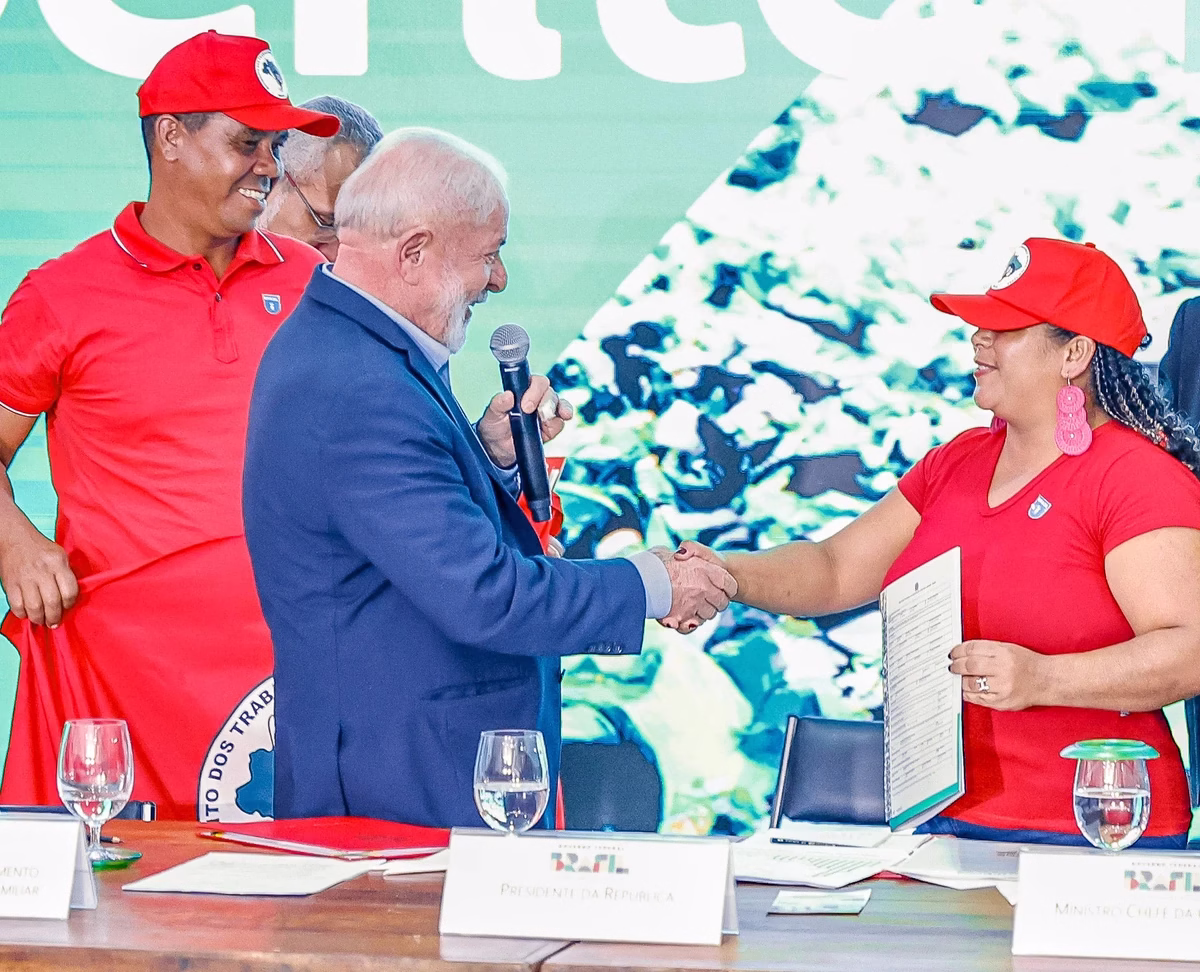 Lula recebe direção do MST no Planalto nesta quinta-feira (30)
