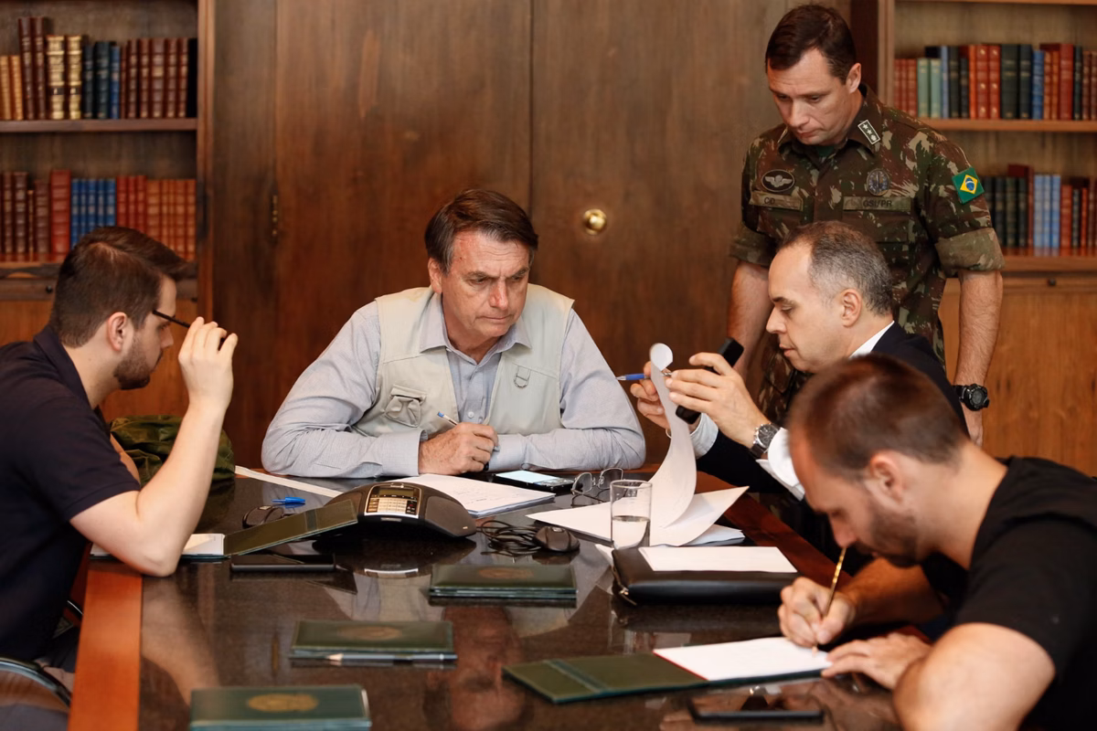 Cid citou Michelle e Eduardo Bolsonaro como integrantes da ‘ala mais radical’ que defendia ‘golpe’