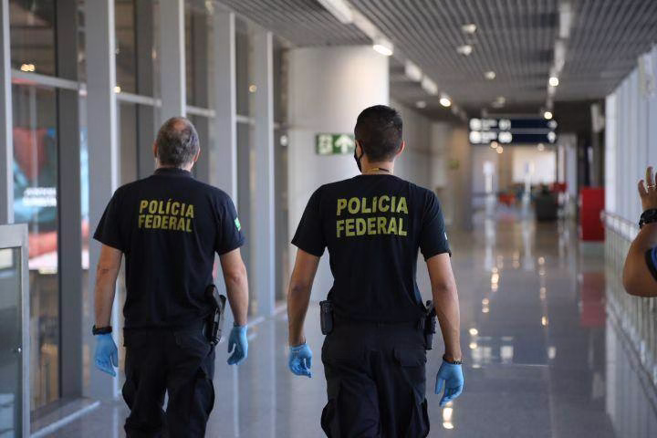 Primeiro voo com deportados no governo Trump chega hoje a Confins