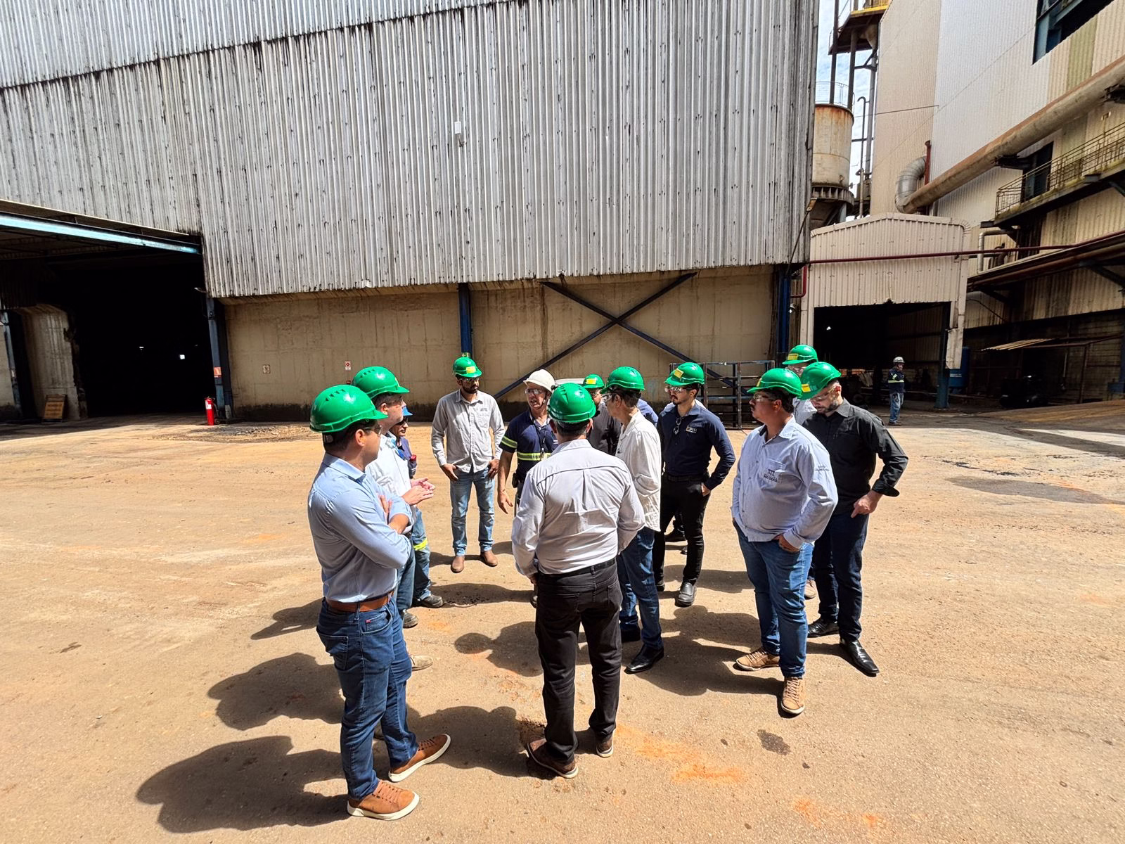 Visitas técnicas aproximam empresários do Vale do Aço aos setores sucroenergético e de fabricação de telhas