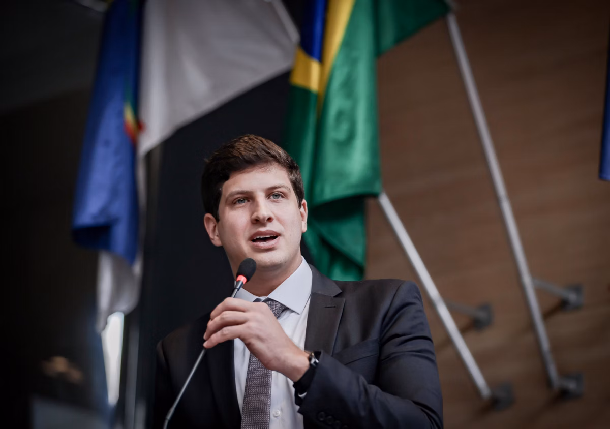 Além de Nikolas, PEC que reduz idade para a presidência pode beneficiar João Campos