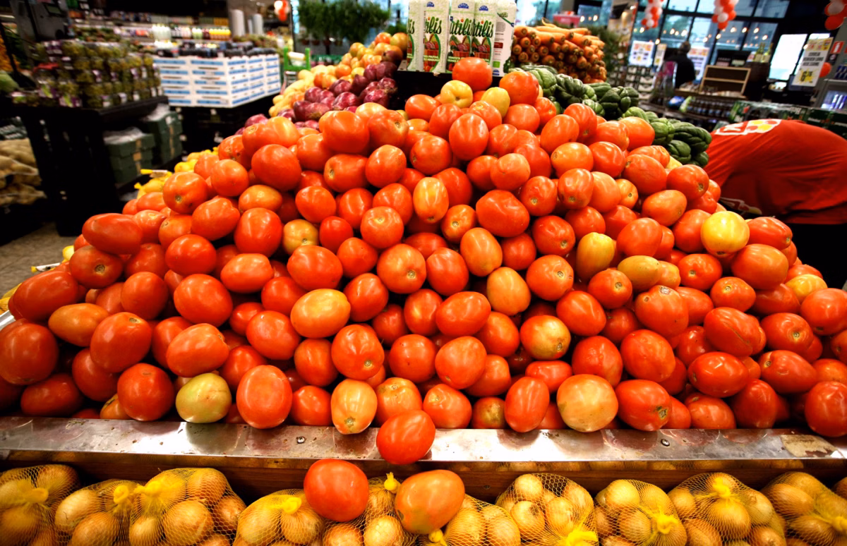 IPCA: preço dos alimentos segue em alta e inflação de março é a maior em 22 anos