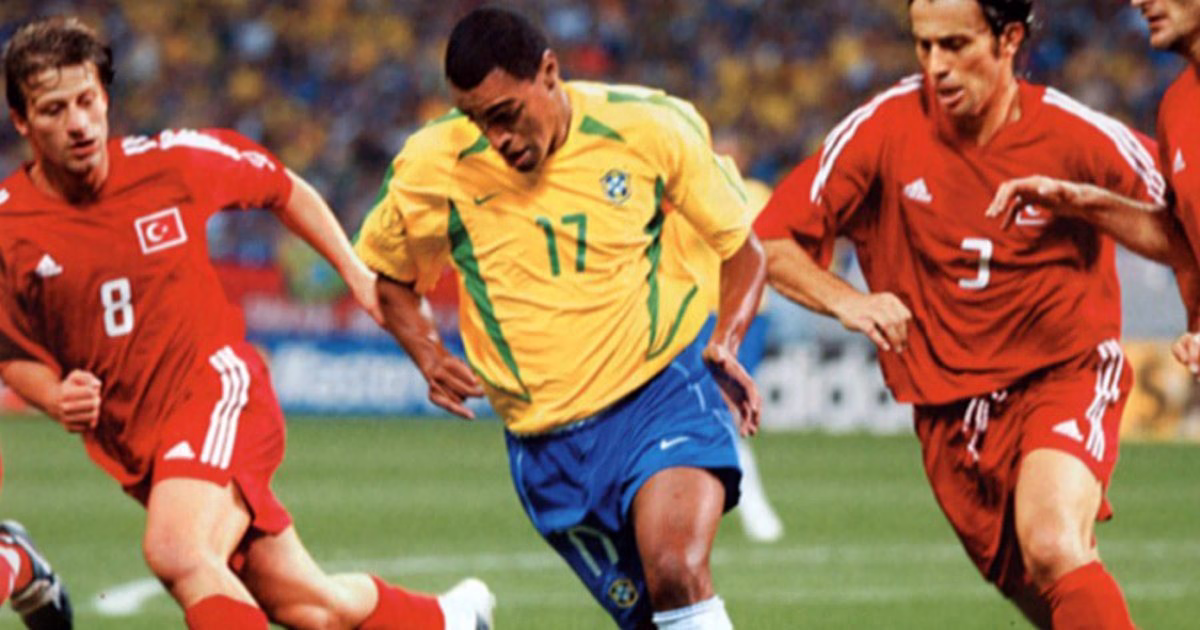 Zoeira ou verdade? Denilson faz postagem sobre ser treinador do Brasil e causa surpresa