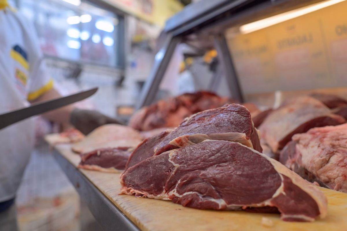 Tarifaço de Trump já impacta exportações de pescados, manga e carnes