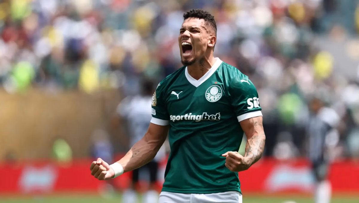 Médico do Palmeiras explica cirurgia de Paulinho, ex-Atlético