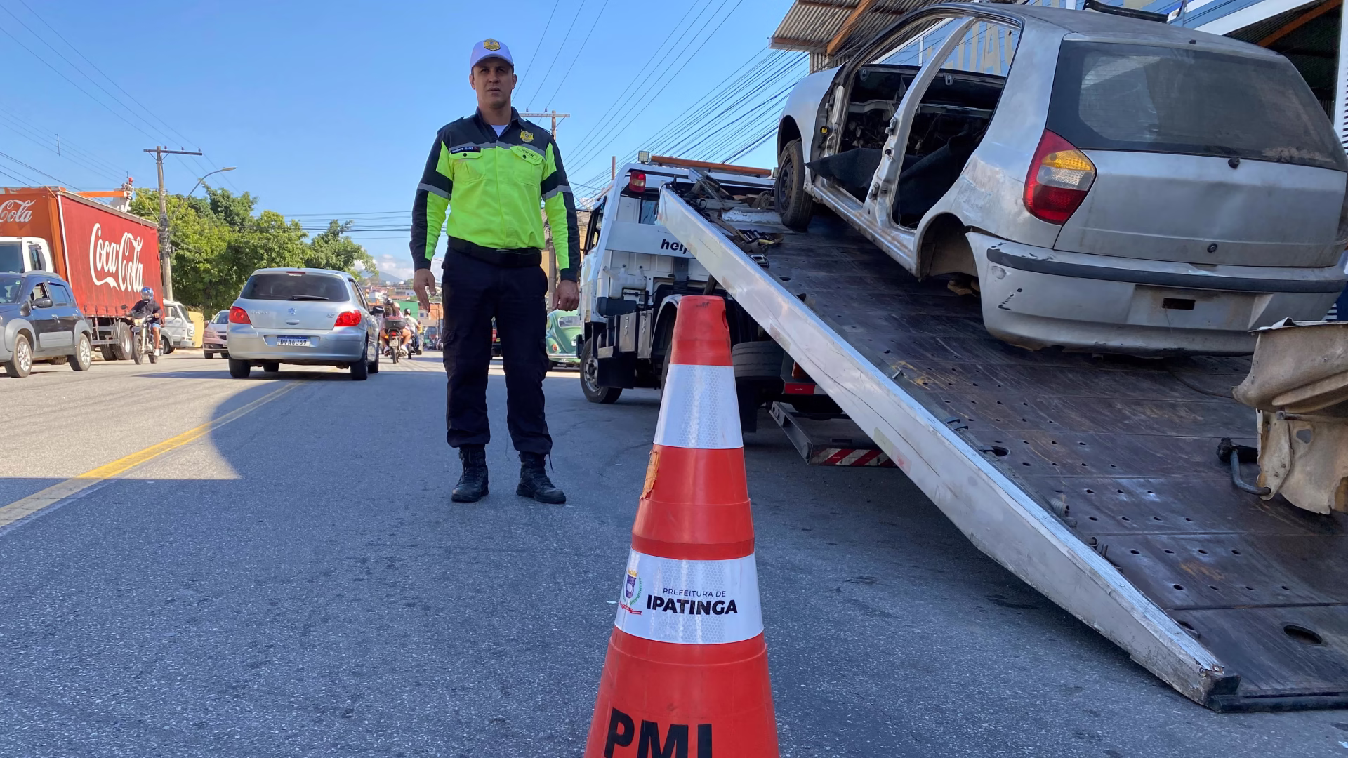 Prefeitura de Ipatinga realiza 2ª etapa da operação de recolhimento de veículos abandonados em vias públicas