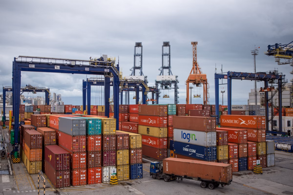 Início do tarifaço gera temor por demissões e causa renegociações de contrato com exportadores