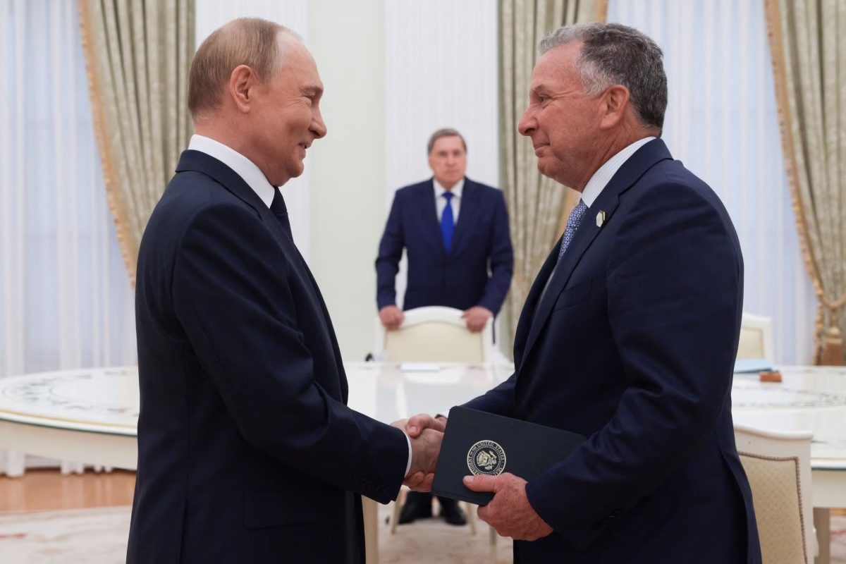 Putin recebe enviado de Trump para negociações de cessar-fogo na Ucrânia