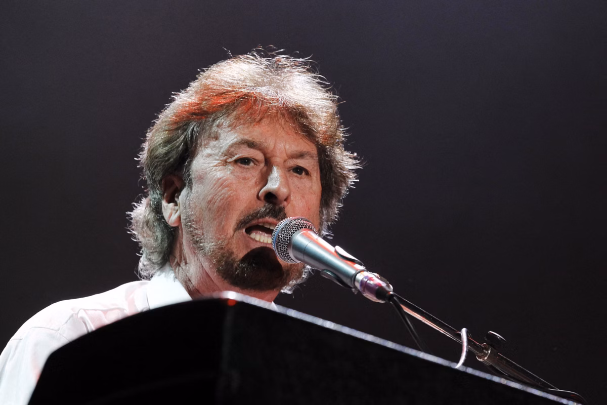 Rick Davies, fundador do Supertramp, morre aos 81 anos