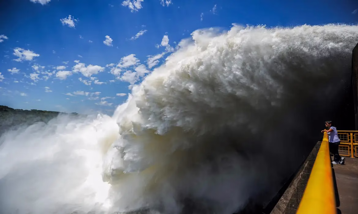 Hidrelétrica de Itaipu chega ao marco de 3,1 bilhões de MWh produzidos
