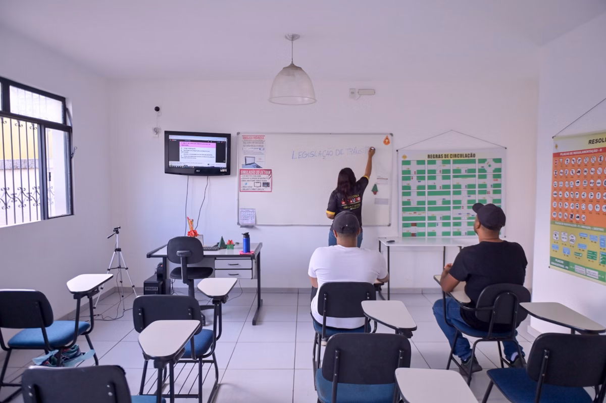 CNH: mais da metade das autoescolas de MG podem fechar as portas após fim das aulas obrigatórias