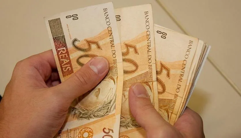 Acaba nesta segunda o prazo para sacar o abono salarial de 2025