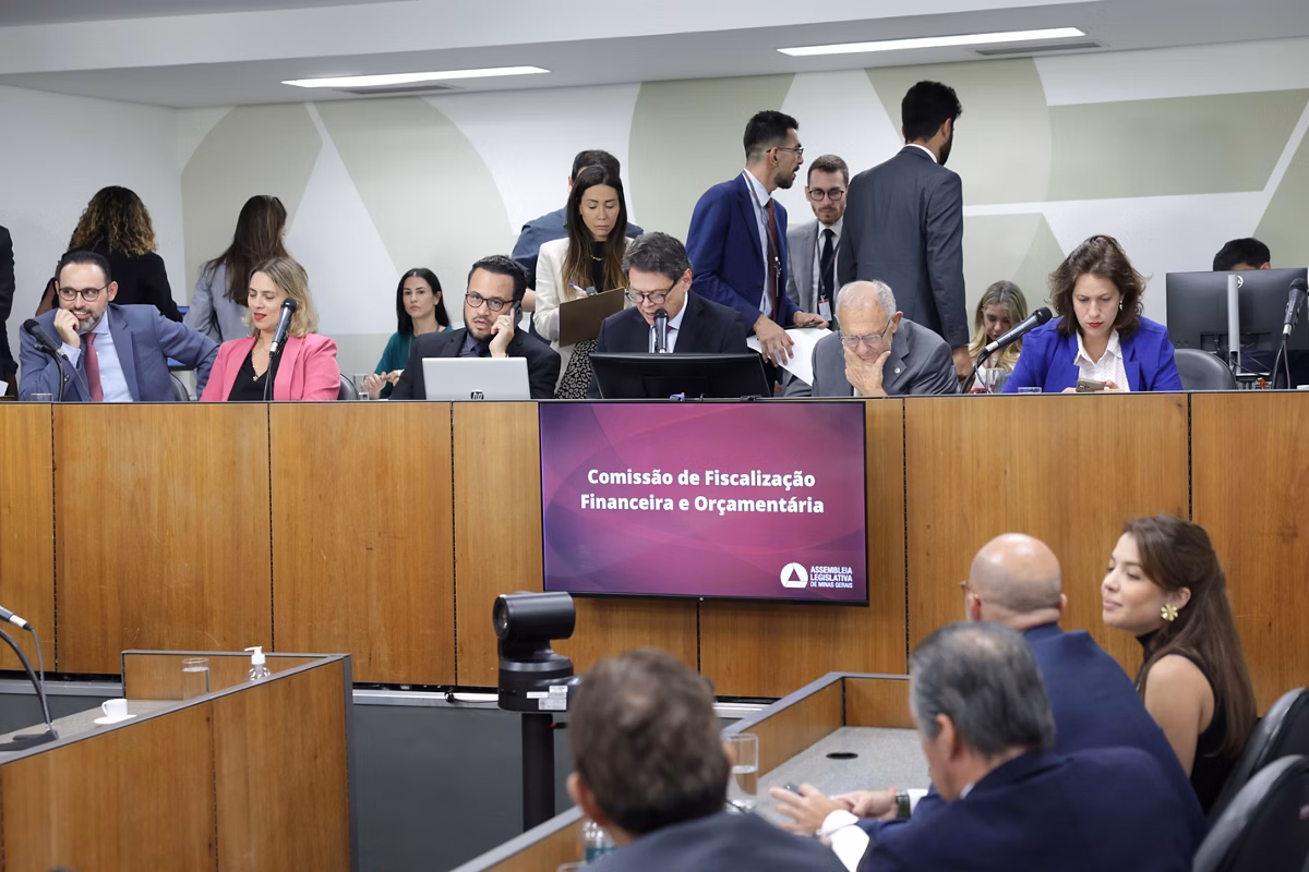 Comissão analisa, nesta segunda-feira (1º/12), 29 emendas ao projeto de privatização da Copasa