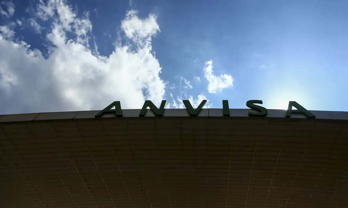 Ação da Anvisa e Inmetro fiscaliza produtos de carnaval no DF e BA