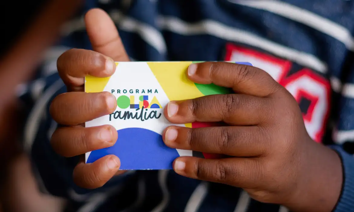 Caixa paga Bolsa Família a beneficiários com NIS de final 3
