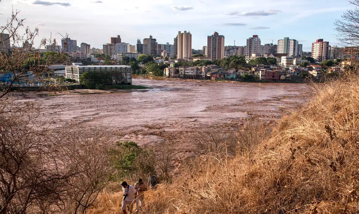 Ações de saúde receberam quase R$ 1 bilhão do Fundo Rio Doce em 2025