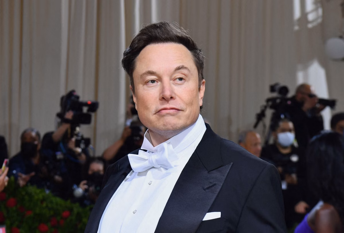 Justiça francesa chama Musk para depor sobre Grok e faz busca e apreensão em escritórios do X