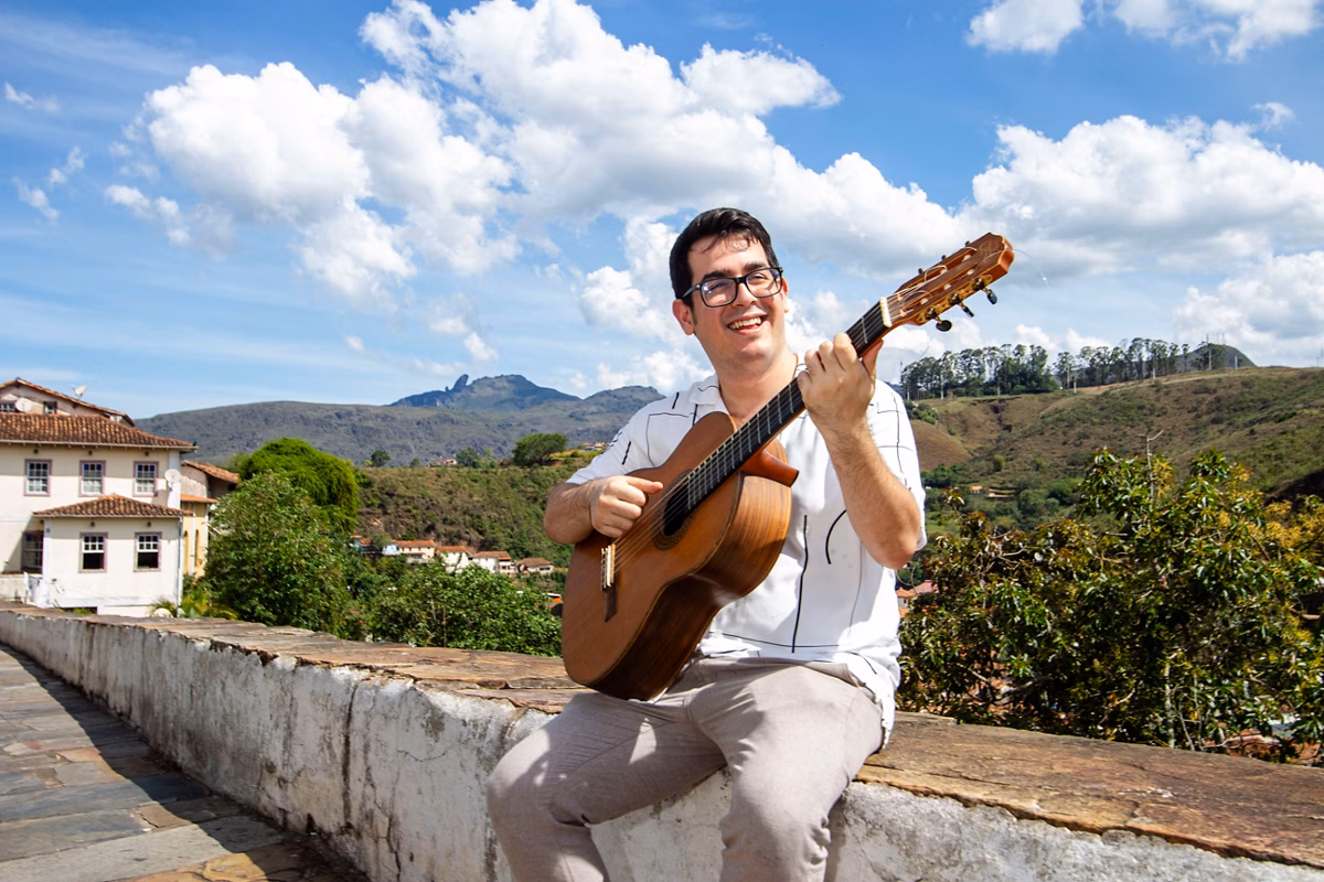 Músico mineiro Felipe Bedetti apresenta disco autoral que une tradição e modernidade na MPB