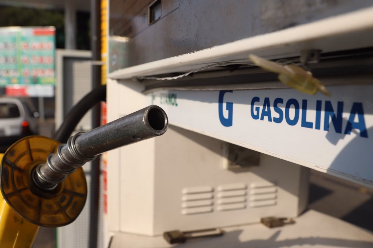 Após redução da Petrobras, quanto a gasolina ficou mais barata nos postos de BH e região?