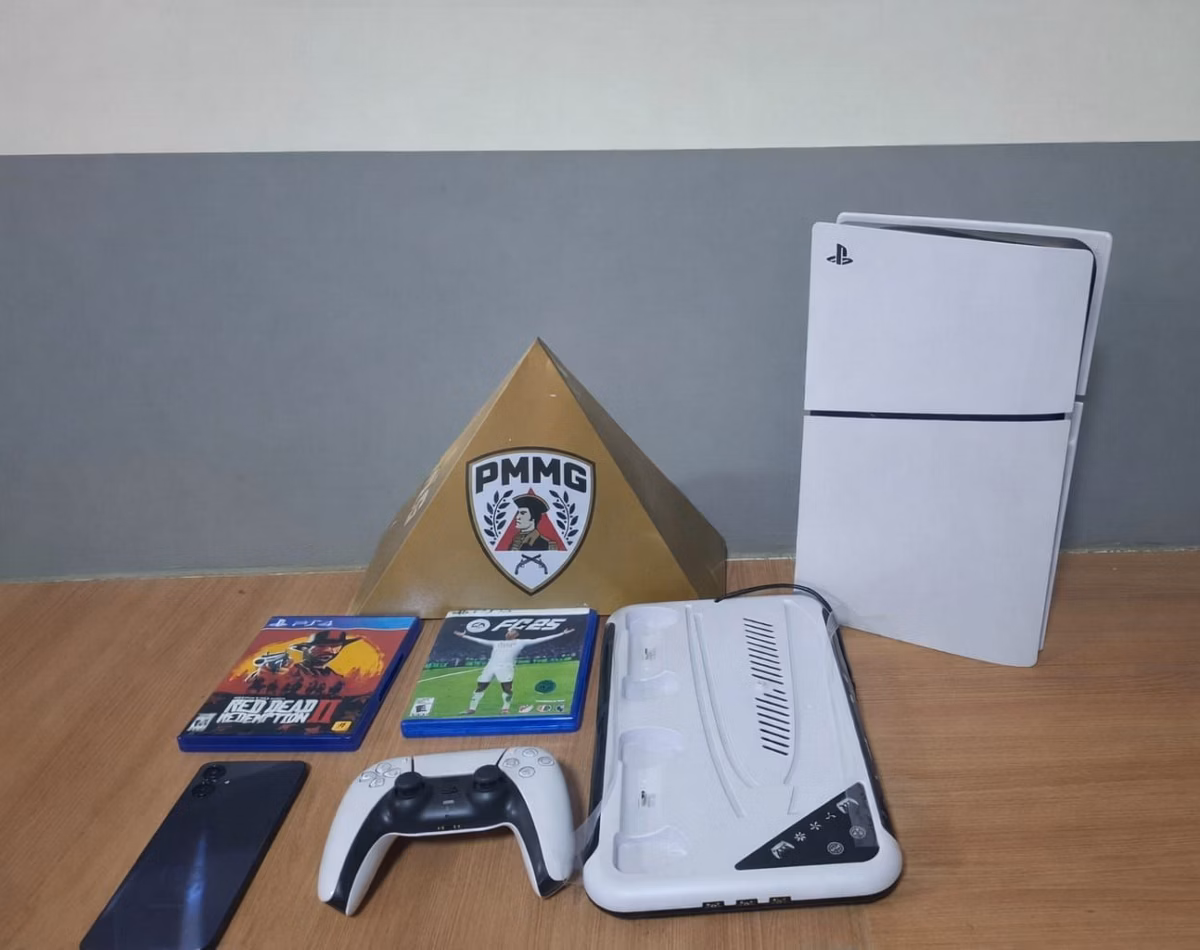 Casal é preso após furtar videogame de casa na Zona da Mata