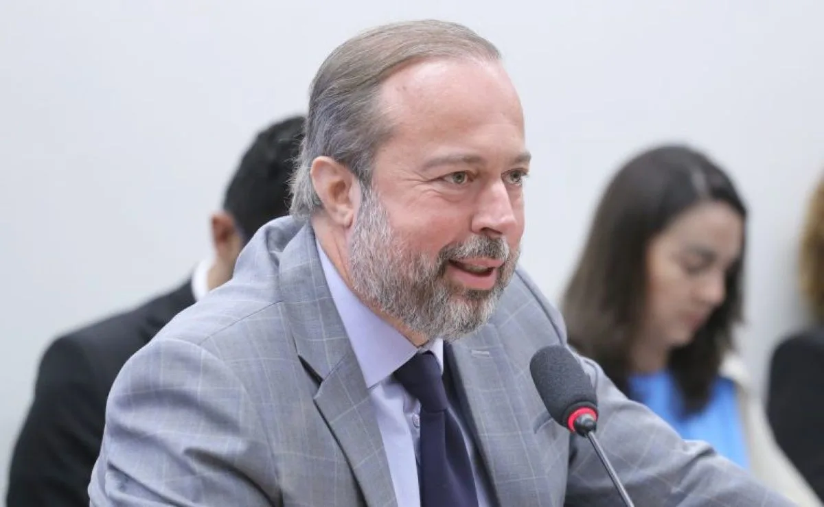 Brasil não vive risco de desabastecimento, garante Alexandre Silveira