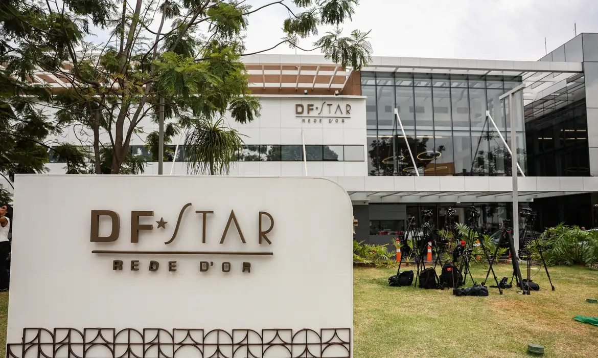 Bolsonaro deixa a UTI, mas não tem previsão de alta hospitalar