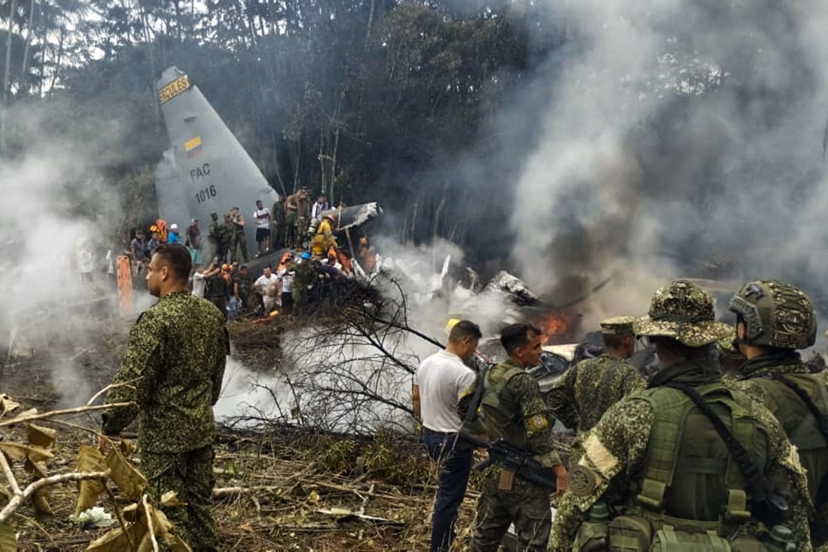Acidente com avião militar deixa ao menos 66 mortos na Colômbia