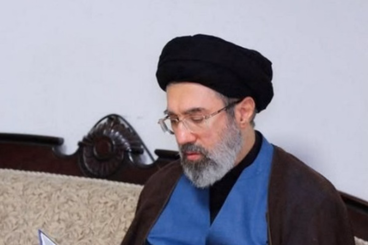 Recluso e linha dura, saiba quem é Motjaba Khamenei