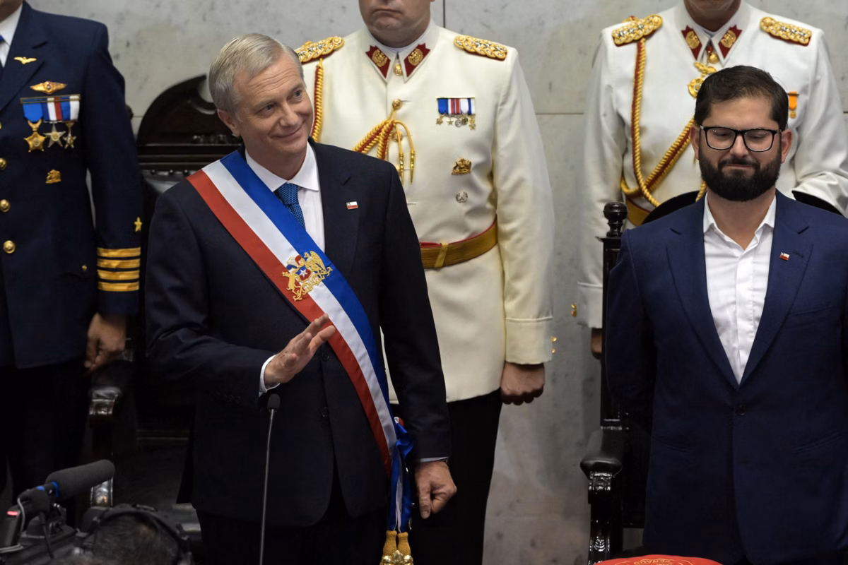Kast toma posse no Chile em guinada mais à direita desde Pinochet