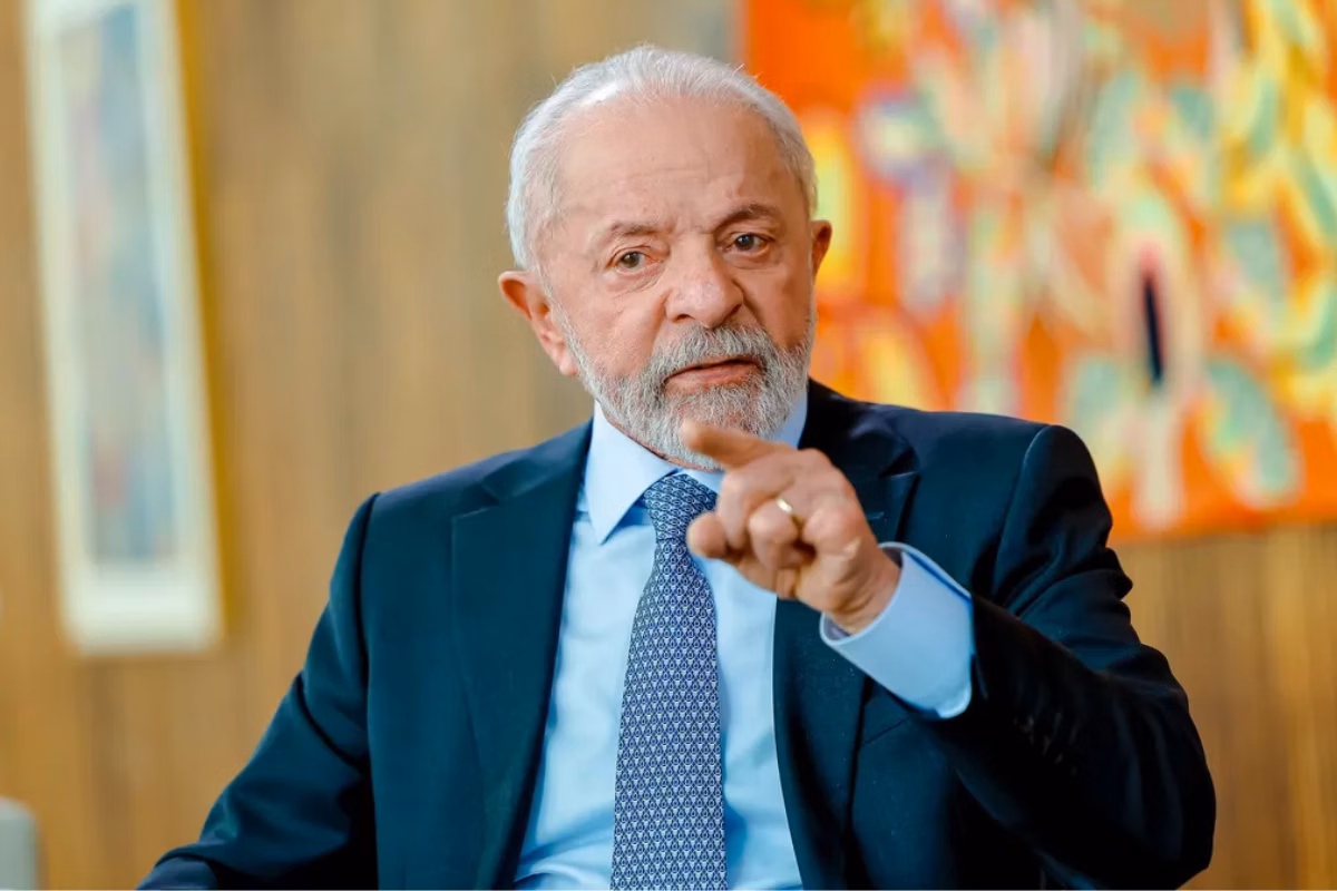 Em Minas, Lula anuncia investimento na Petrobras sob pressão de combustíveis e inflação