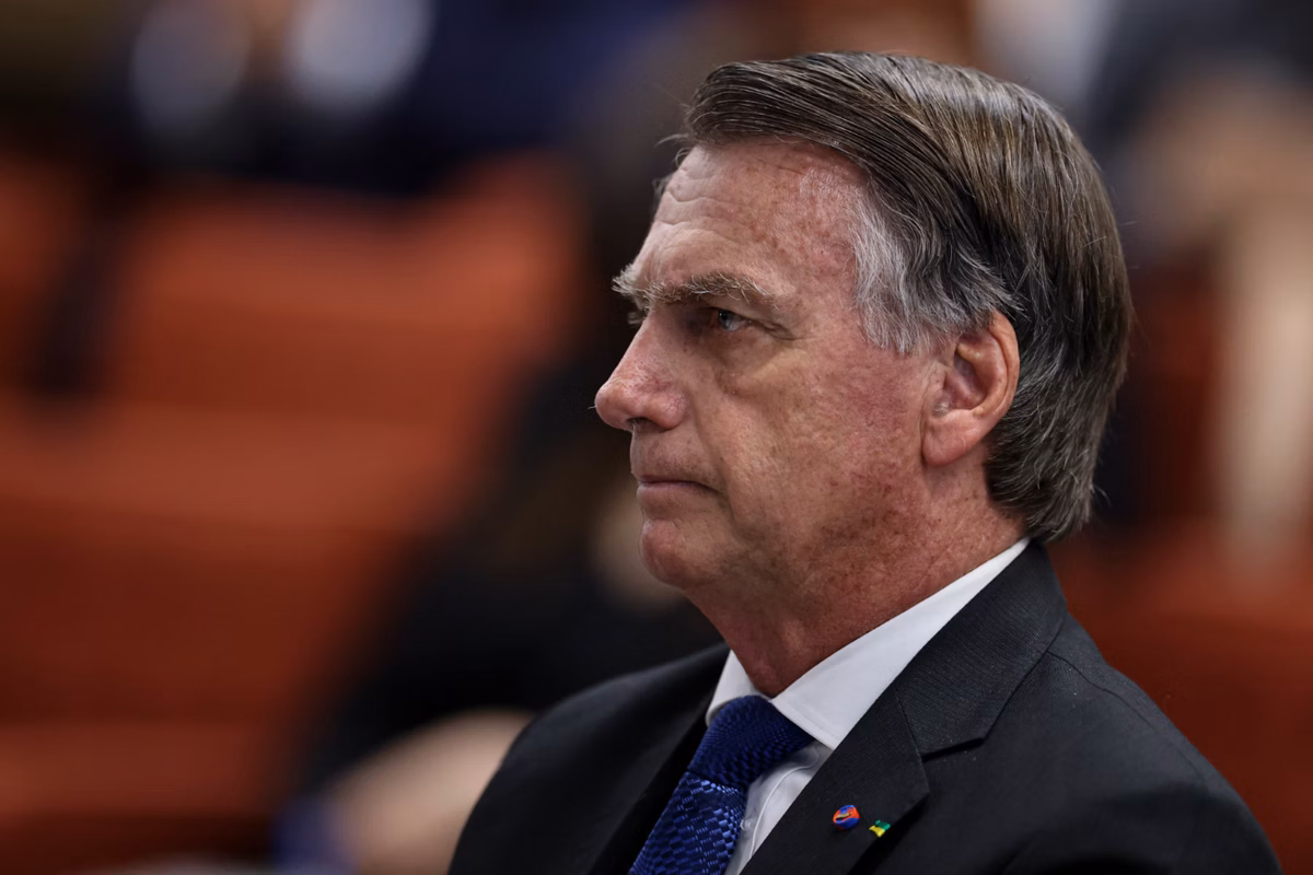 Defesa de Bolsonaro reforça pedido por prisão domiciliar após ida para hospital