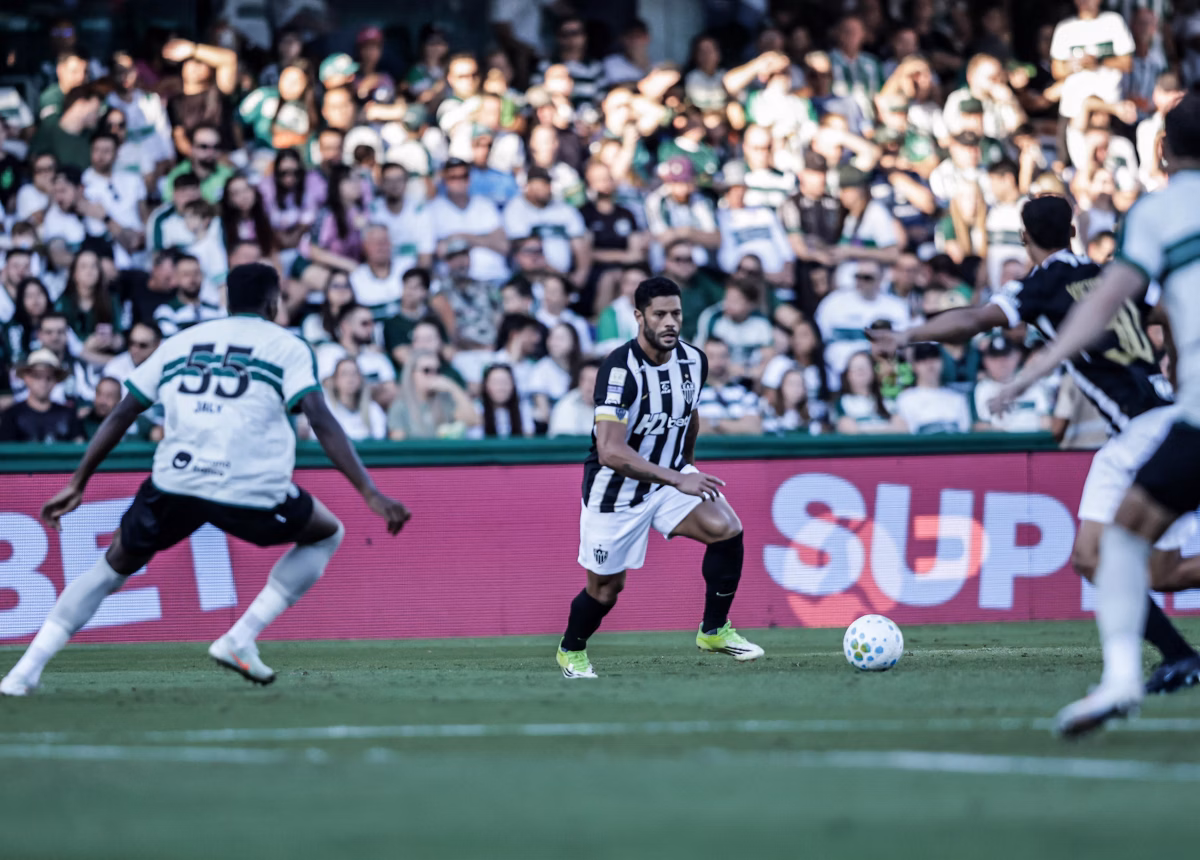 Análise: Atlético paga por falhas no ataque e na defesa, e segue sofrendo para vencer fora de casa