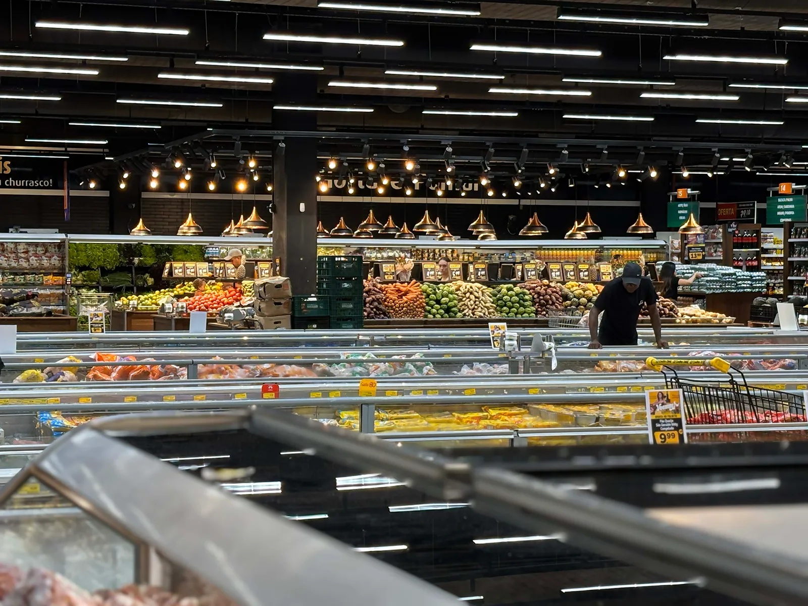 Supermercados abrem no feriado de Corpus Christi no Vale do Aço