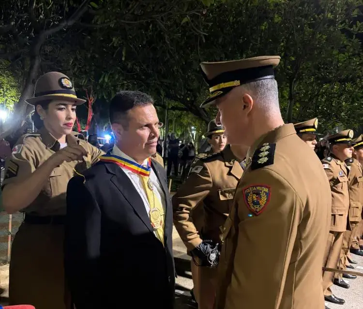 Delegado-geral de Ipatinga recebe a Medalha Alferes Tiradentes da Polícia Militar
