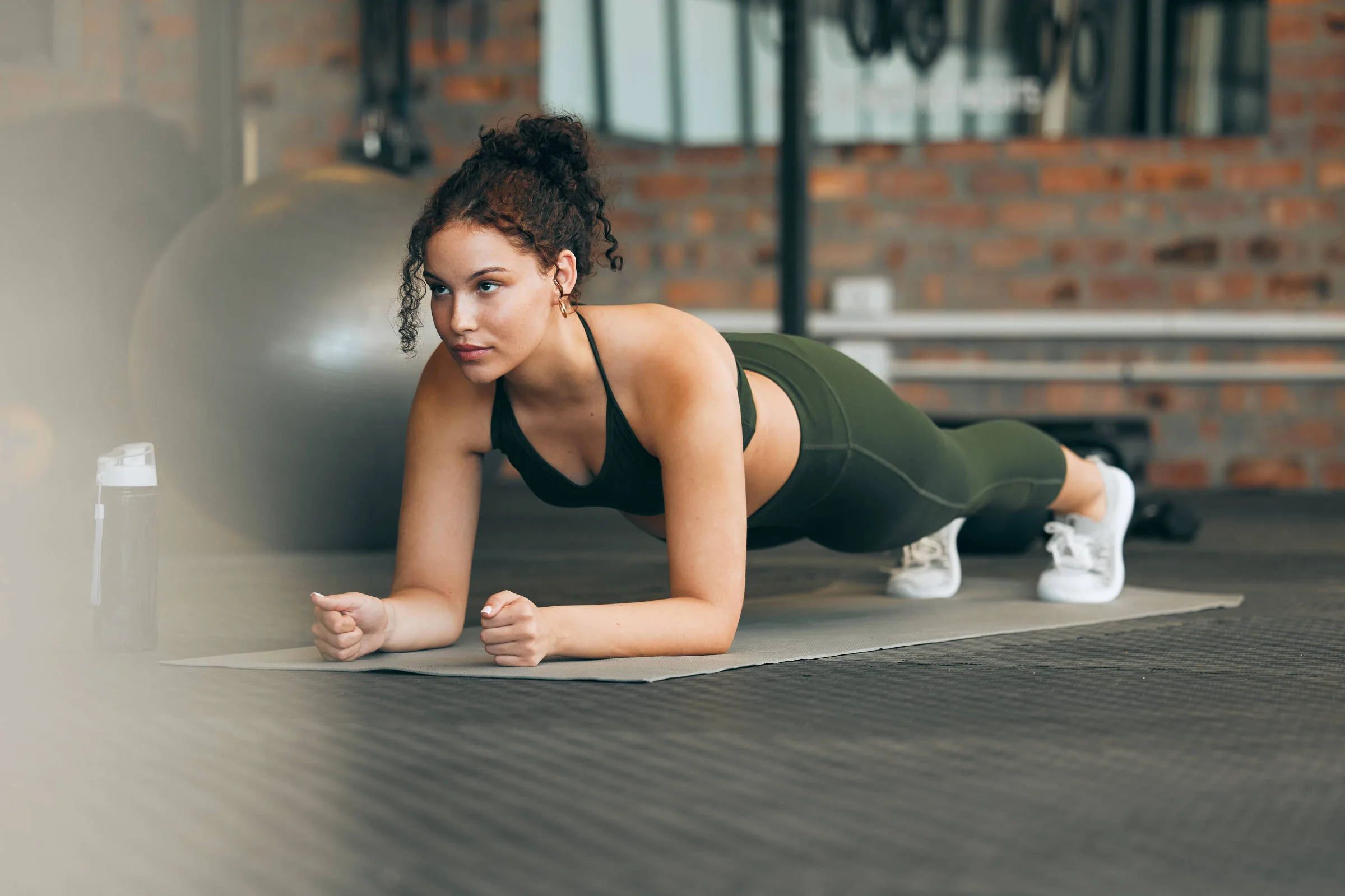 O que a ciência diz sobre treino de calistenia, que usa o peso do próprio corpo como resistência